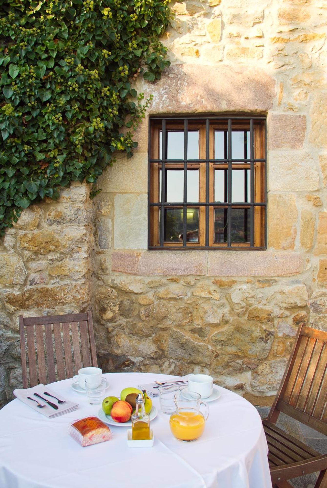 Hotel La Casa Del Organista Santillana del Mar Exterior foto